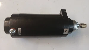 MOTORE FUORIBORDO YAMAHA 6E0 4-5CV 2 tempi PERNO INCLINAZIONE. - Foto 1 di 6
