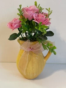 Brocca decorativa in ceramica con rose in plastica - Alta 6,5" - Foto 1 di 4