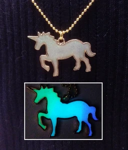 Magisches EINHORN Glitzer LEUCHTET IM DUNKELN Gold Pferd Fantasy Charm Anhänger Halskette - Bild 1 von 5