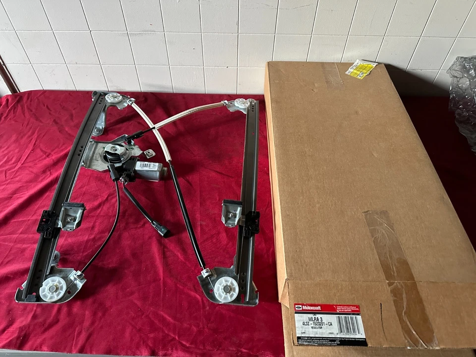 Nuevo de Lote Antiguo 2004-2005 Ford Truck F150 LF REGULADOR DE VENTANA 4L3Z-1523201-CA WLRA-3 Foto 1 de 1