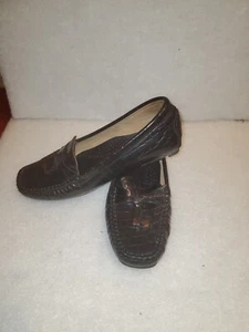 ST. JOHN'S BAY, LADIES BLACK ROPED STRIB LOAFER MOCCASIN, SIZE 8.5 M - Picture 1 of 7