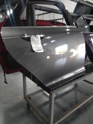 Used Rear Right Door Assembly Rear Side fits: 2015 Lincoln Mkz Rear Right Grade - Image 1 of 4