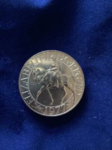 H.M Queen Elizabeth II Silver Jubilee Crown Coin 1952-1977 - Picture 1 of 4