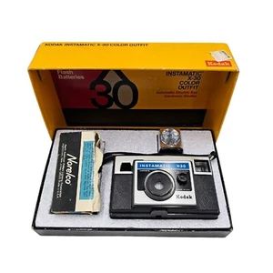 Vintage Kodak Instamatic x-30 Color Outfit Camera in Original Box w/ Bulbs - Picture 1 of 7