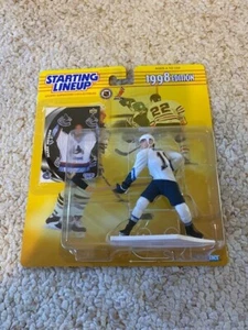 1998 Kenner Mark Messier Canucks Starting Lineup Hockey Figurine and Card C2 - Picture 1 of 1