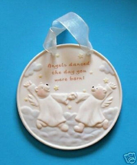 ¡NUEVO!~PLACA DE BEBÉ PINTADA A MANO DE PORCELANA~"¡Ángeles bailaron el día que naciste!" Foto 1 de 1