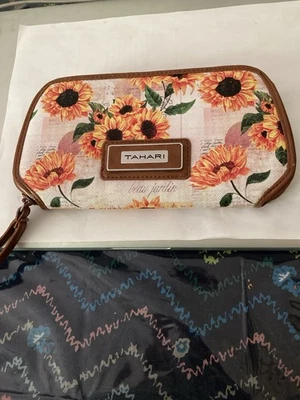 TAHARI цветочный молнии вокруг застежки бумажник кошелек с ремешком желтый цветы виниловый бумажник - Изображение 1 из 4