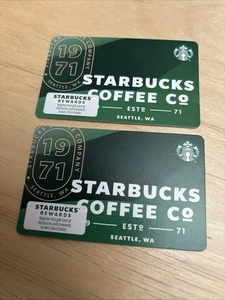 NUOVO 2023 STARBUCKS 1971 COFFEE CO DUE GIFT CARDS nuovo mai usato spedizione veloce - Foto 1 di 4
