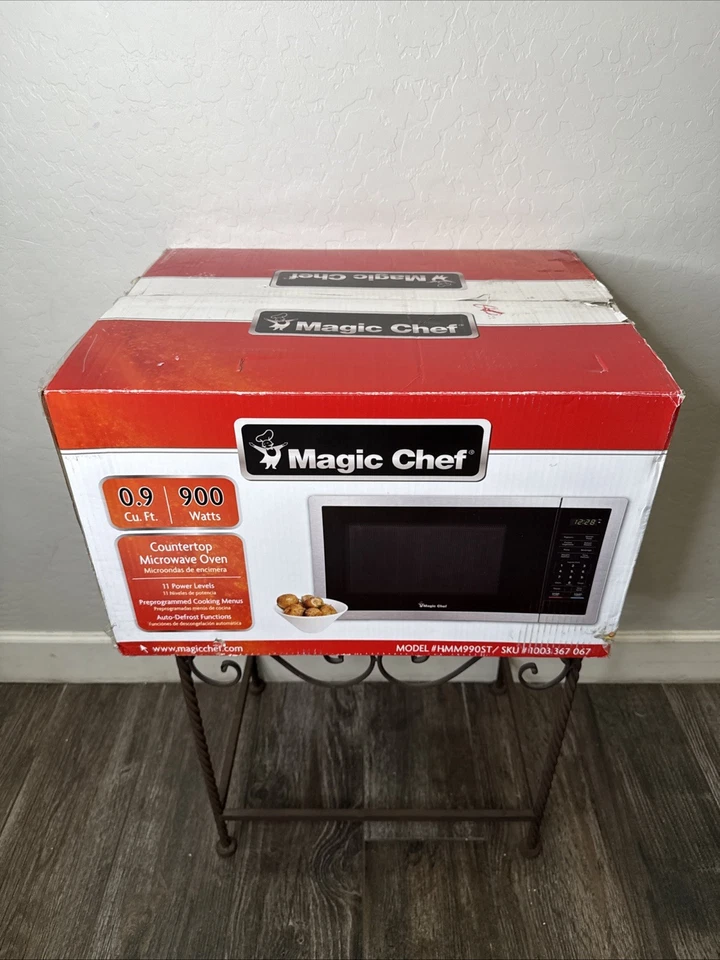 Magic Chef 900 Watt 0.9 Cu Ft Digital Touch Small Countertop Microwave, Black - Image 1 of 4