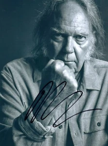 Neal Young Signed 8x11 Comes with Certificate of Authenticity - Imagen 1 de 3