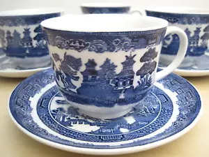 4 x Johnson Brothers Pottery Vintage Blue Willow Pattern Cups & Saucers - Picture 1 of 13