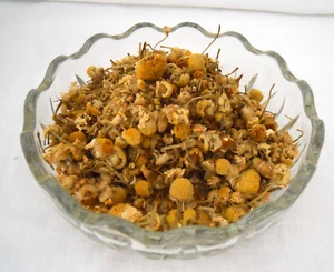 Kamillenblüten geschnitten & gesiebt 1 Unze BUY ONE GET ONE FREE - Bild 1 von 3