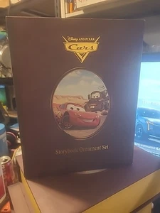 Disney Pixar Storybook Ornamento Set Auto HTF RARO RITIRATO - Foto 1 di 7