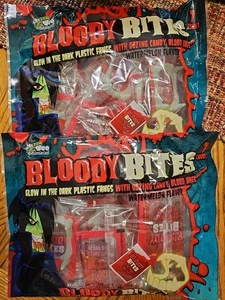 2 BOCADOS SANGRIENTOS Sandía Caramelo Brilla en la Oscuridad Colmillos DIENTES DE VAMPIRO Piñata Divertida - Imagen 1 de 3