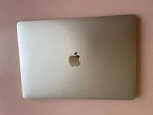 Retina MacBook Air - Silver - 13" Display - 1.6GHz i5 - 8GB RAM - 128GB SSD - Afbeelding 1 van 9