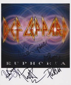 Def Leppard 8" x 10" Photo Hand Signed in person in 2019 + COA Guarantee - Picture 1 of 1