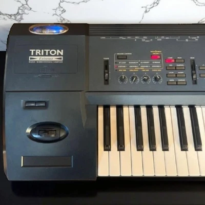 Korg Triton Extreme 61-Key Sampler Synthesizer Shipped from Japan - Image 1 of 4