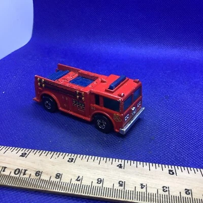 原装 1976 年风火轮美泰 Redline 消防发动机卡车老式香港 — 第 1/4 张图片