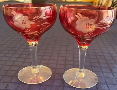 Lote de 2 vasos de cóctel rojo rubí corte a cristal de arándano transparente 3”X 5” de alto Foto 1 de 4