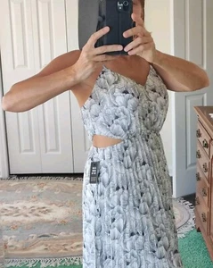 NEW EXPRESS $118 Ruffle Pleats CUT-OUT MAXI DRESS SZ S White With Black FLORAL - Picture 1 of 15