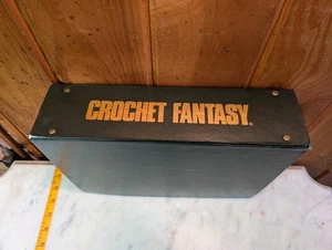 First 12 Issues Crochet Fantasy Magazine In Nice Matched Binder 1982 - 1984  - Imagen 1 de 7