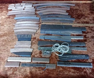 Vintage HO Gauge Tru Scale Track & Wood Beds, 3 Turnouts, 1 Crossover, & Misc  - Image 1 of 4