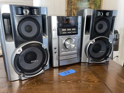 Sony MHC-EC70 Mini HIFI Component Stereo 3-CD Changer Cassette Radio **TESTED** - Image 1 of 4