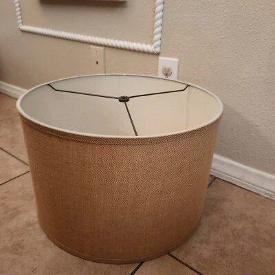 RARO Granero de Cerámica Texturizado GRANDE Pantalla de Lámpara Arpillera Tostado Caqui Foto 1 de 4