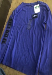 THE NIKE T-SHIRT JUGEND/UNISEX GRÖSSE XL - LILA LANGARM KOSTENLOSER VERSAND - Bild 1 von 3