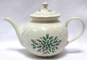 2003 Lenox Holiday Holly & Berry 6 Cup Carved Teapot Pristine w/ Box Packing Tag - Picture 1 of 12