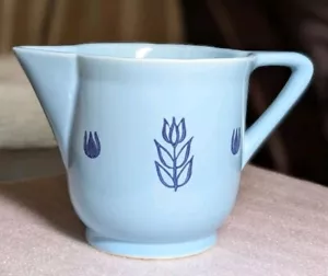 Dutch Blue Tulip Batter Jug or Pitcher by Cronin or Cameron Clay USA - Picture 1 of 12
