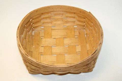 Longaberger Handmade Baskets, USA Basket Round Top, Square Bottom READ Cover