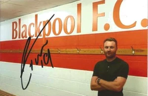 BLACKPOOL: CHRIS TAYLOR SIGNED 6x4 PORTRAIT PHOTO+COA - Bild 1 von 1