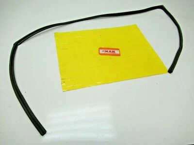 РЕЗИНОВОЕ УПЛОТНЕНИЕ ДЛЯ НАПРАВЛЯЮЩЕЙ ДВЕРИ СТЕКЛА ОКНА СО СТОРОНЫ ВОДИТЕЛЯ СЛЕВА для 11–16 SCION TC - Изображение 1 из 4