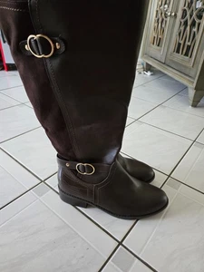 NWOB Karen Scott Leandraa Brown Leather Riding Boots 7.5W - Picture 1 of 5
