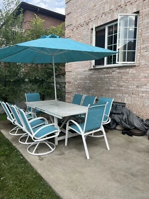 conjunto de móveis externos com guarda-chuva - Imagem 1 de 2