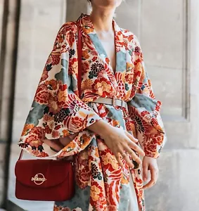 ❤️ ZARA KIMONO ORIENTALISCHER PRINT BLUMEN JACKE S/M SOMMERMANTEL MORGENMANTEL - Bild 1 von 19