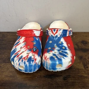 🔥Crocs Clog Size 6 Red White Blue Tie Die Slip On🔥 - Picture 1 of 3