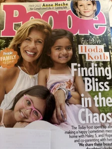 People Magazine - August 29, 2022 - Hoda Kotb - Finding Bliss in the Chaos! - Picture 1 of 4