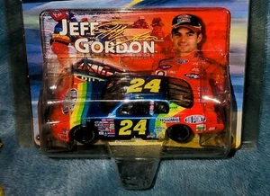 New Action Jeff Gordon #24 Dupont 2000 Monte Carlo 1/64 Auto Limited Edition - Bild 1 von 11