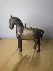 Vintage Holz Pferd Figur original alt handgeschnitzt Messing Einlass - Bild 1 von 7