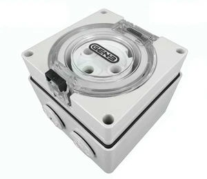 3 Pin 32 Amp Surface Socket Outlet SCR332 - Picture 1 of 3