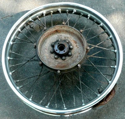 Triumph - T120 - Rueda trasera y buje - Dunlop WM 3 - 18 - MB10 W1007 - Foto 1 de 4