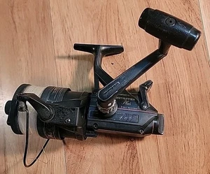 Carrete de pesca Shimano Triton Baitrunner Plus 4500 - Imagen 1 de 8
