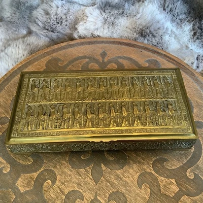 Антикварная персидская ближневосточная шкатулка для украшений с гравировкой сокровищ - Изображение 1 из 4