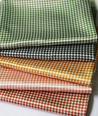 1 MeterX 1.48 Meter Houndstooth Pattern Satin Fabric Geometric Print Charmeuse - Bild 1 von 4