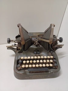 Máquina de escribir Oliver No. 9 para reparación o piezas (no funcionan) - Imagen 1 de 11