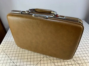 Vintage 70s 80s Hard Case Briefcase Business Lawyer Office Paper File Luggage - Picture 1 of 11