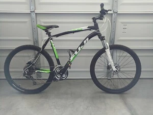 Fuji Nevada Aluminum 27-Speed Mountain Bike with Hydraulic Disc Brakes - Picture 1 of 2