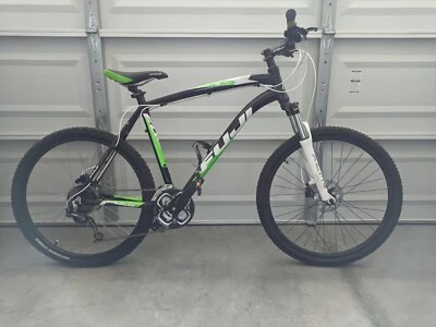 Fuji Nevada Aluminum 27-Speed Mountain Bike with Hydraulic Disc Brakes  - Image 1 of 2